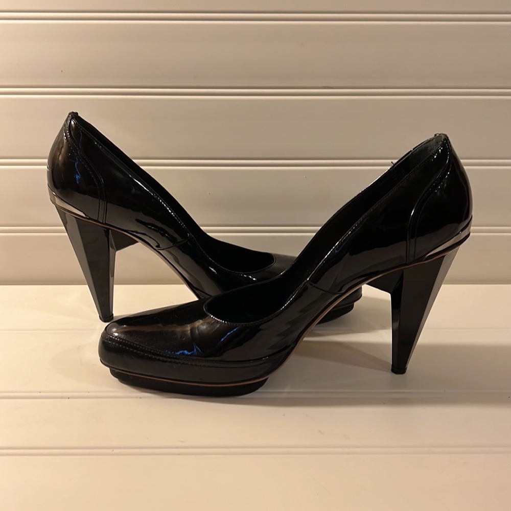BEAUTIFUL!!! Lanvin Designer Shoes Size: 39/US 8.5